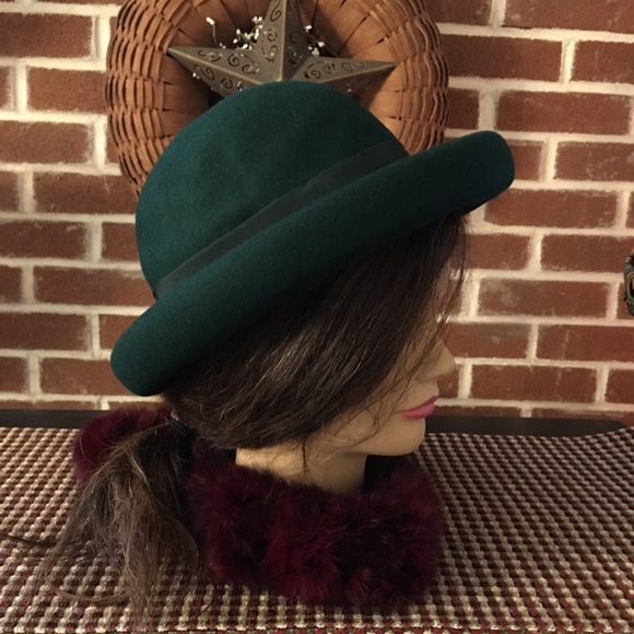 Saks Fifth Avenue Accessories - Saks Fifth Ave Bowler Derby Hat in Dark Green
